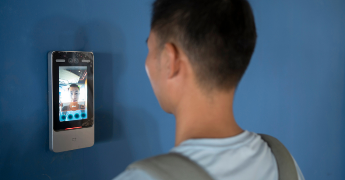 顔認証AIの活用事例