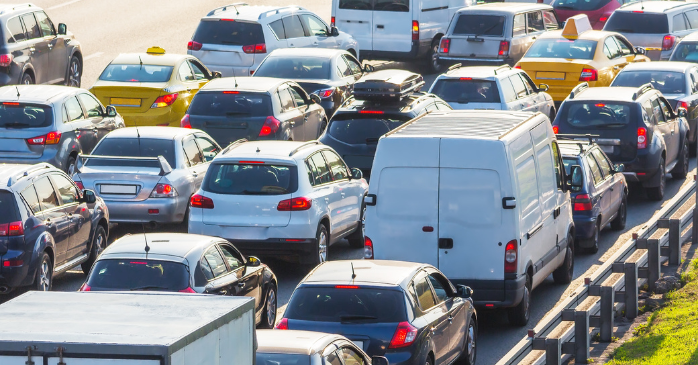 お盆休みの渋滞を回避するコツ