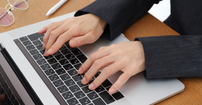 Python入門者には独学と講座どちらがおすすめ?